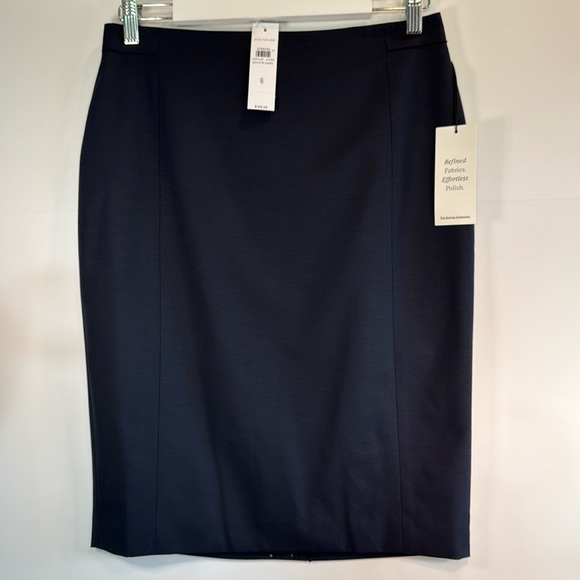Ann Taylor navy blue tropical wool pencil skirt. NWT. Size 6. - Picture 1 of 7